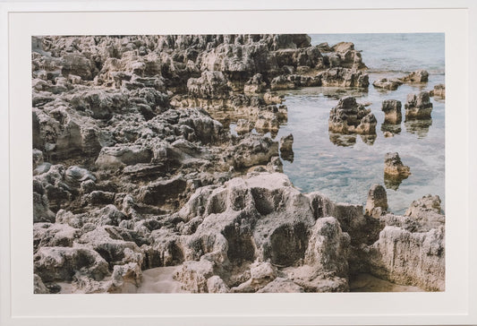 Sofia Gomez Fonzo - On the rocks