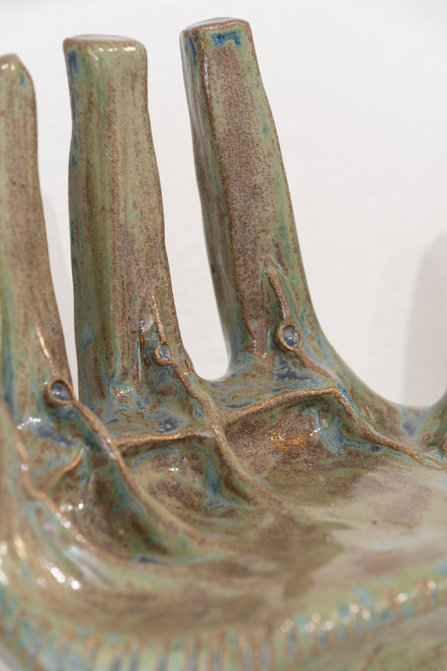 Nicki van der Weyden - Ceramic hand - Green