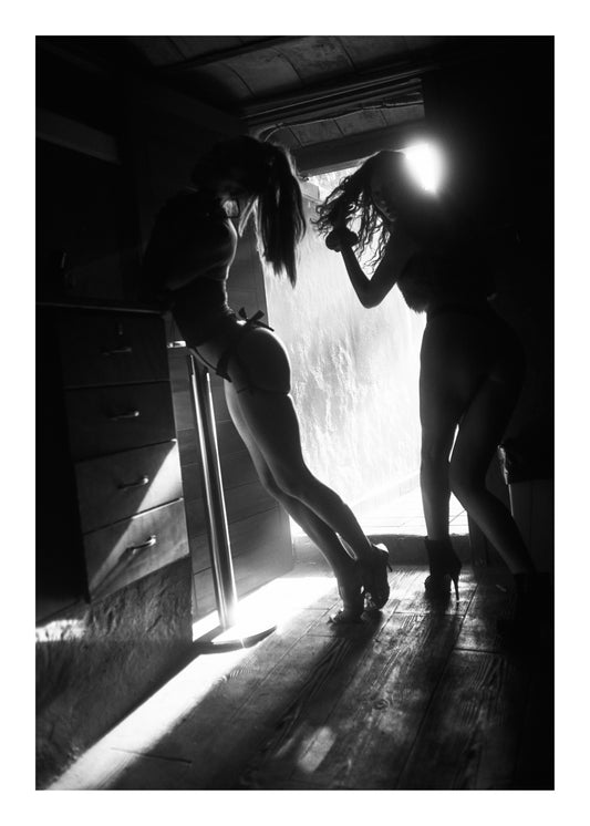 Phrank - Amnesia dancers in the sunrise on the way to the backstage